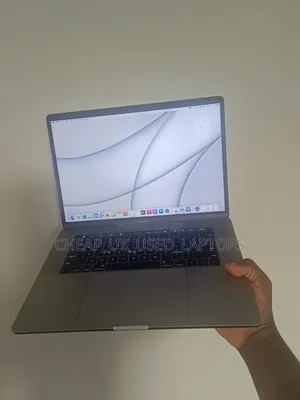 Laptop Apple MacBook Pro 2017 16GB Intel Core I7 SSD 256GB