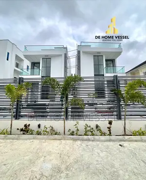 5bdrm Duplex in Chevron for sale