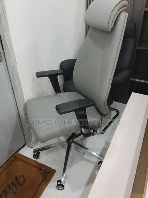 Executive Office Leather Chair With Recline Function