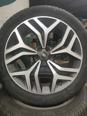 Range Rover Vela 21 Rim Follow Come 2021/22