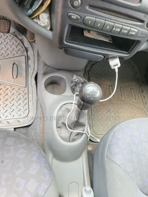 Toyota Yaris 1.4 2002 Gold
