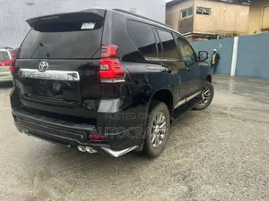 Toyota Land Cruiser Prado 2012 Black