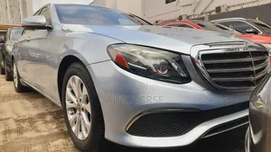 Mercedes-Benz E300 2018 Blue