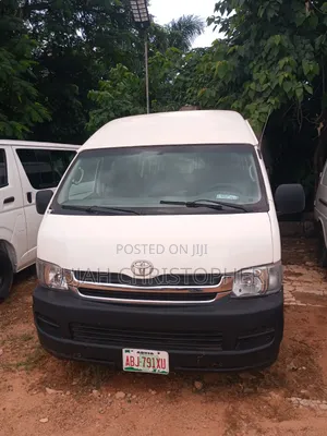 Toyota HiAce 2013 White