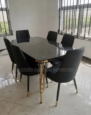 Dining Set.