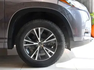 Toyota Highlander LE 4x4 V6 (3.5L 6cyl 8A) 2018 Gray