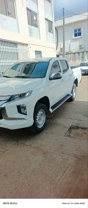 Mitsubishi L200 Double Cab 2.2 4WD 2021 White