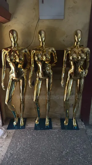 Egg Face Size 12 Female Gold Chrome Mannequin