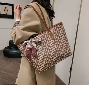 Vintage/Classic Design Shoulder Bag