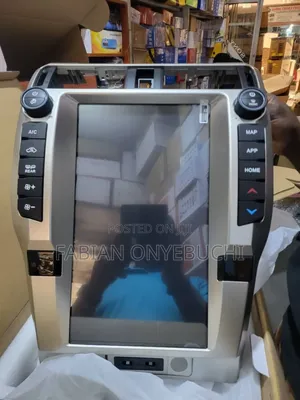 Toyota 4runner 2010/2018 Tesla Screen