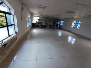 182sqm Shop / Office Space on the Second Floor