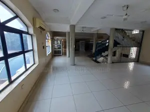 140sqm Shop / Office Space on the First Floor