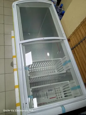 Polystar Showcase Freezer 615l