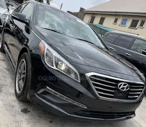 Hyundai Sonata Limited w/Brown Leather 4dr Sedan (2.4L 4cyl 6A) 2015
