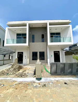 4bdrm Duplex in Chevron for sale