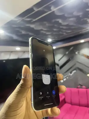 Apple iPhone 11 64 GB White