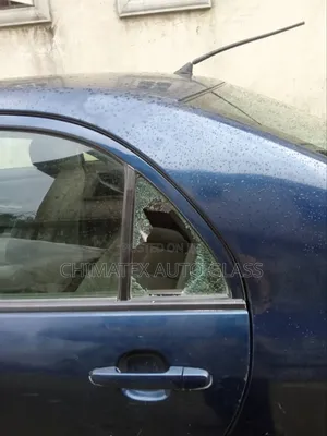 Toyota Corolla 2005 Vent Glass Available