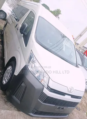 Toyota HiAce 2021 White