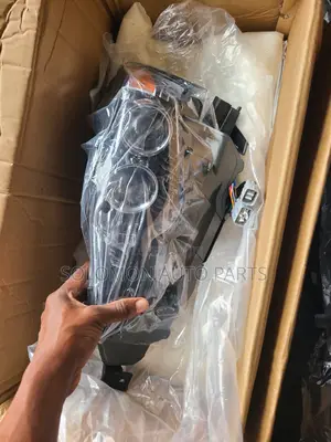 Headlight Is250 2015 Set