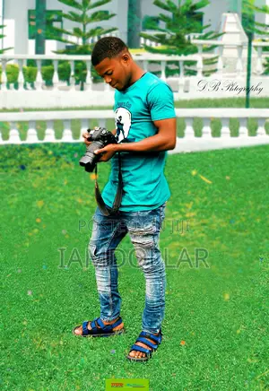 I'm a Professional Camera Man, Photoshop Editor, Like Telling Stories.