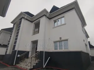 5bdrm Duplex in Apo District for sale