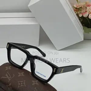 Louis Vuitton Classic Glasses With Design