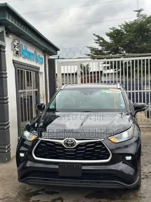 Toyota Highlander XLE 2021 Black