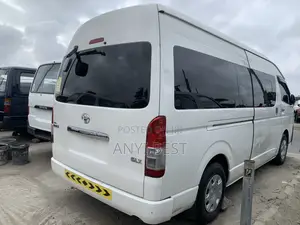 Toyota HiAce 2015 White