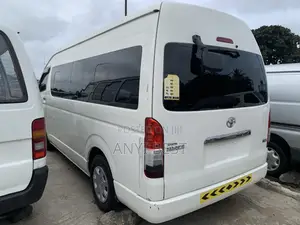 Toyota HiAce 2015 White