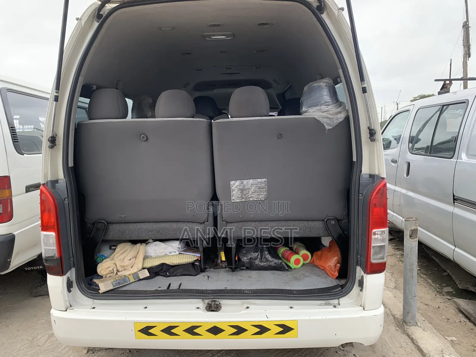 Toyota HiAce 2015 White