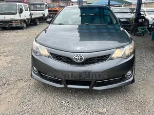 Toyota Camry SE 4dr Sedan (2.5L 4cyl 6A) 2012 Gray