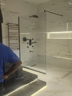Standalone Fixed Glass