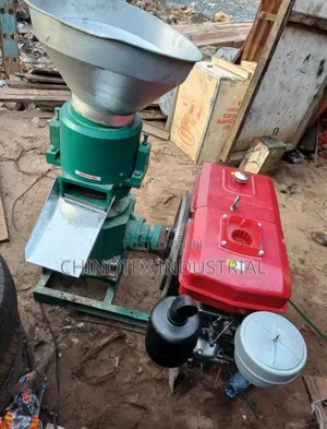 Pelletizer /Pellet Machine That Come With Diesel Engine( 600kg/Hr)