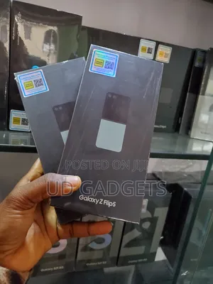 New Samsung Galaxy Z Flip 5 256 GB Green
