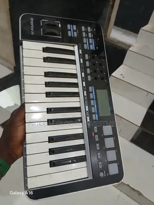 Used Samson Graphite Studio Midi Keyboard M25