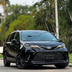 Toyota Sienna XLE 8-Passenger 2021 Black