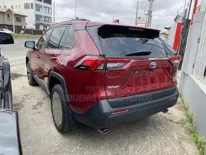 Toyota RAV4 XLE Premium FWD 2023 Red
