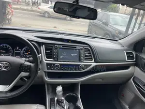 Toyota Highlander Limited V6 4x2 (3.5L 6cyl 6A) 2016 Gray