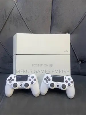 Ps4 Console + Extra Pad 10 Games Installed E.G Fc25,Gta,Pes25 More