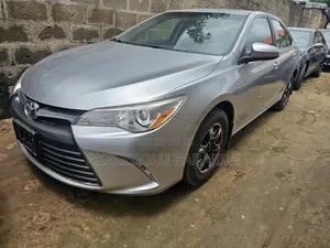 Toyota Camry XLE 4dr Sedan (3.5L 6cyl 6A) 2017 Gray