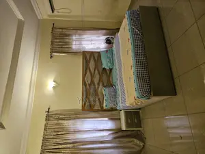6x6 Bedframe With Mirror