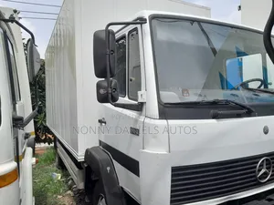 Mercedes-Benz 814 Truck