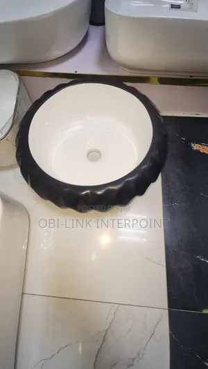 Round Black and White Luxury Countertop Basin