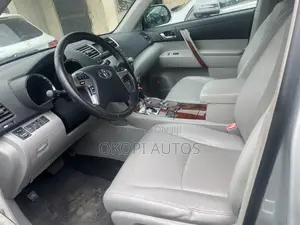 Toyota Highlander 2011 Silver