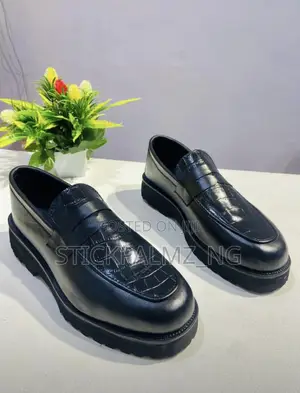 Black Leather Elevated Shoe