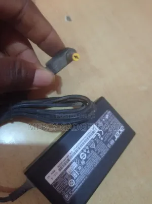 Acer Laptop Charger 19v-7.1 a Normal Mouth