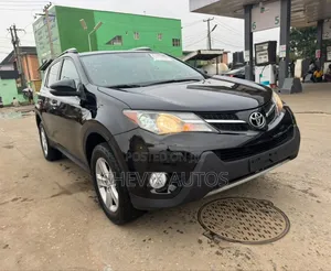 Toyota RAV4 XLE 4dr SUV AWD (2.5L 4cyl 6A) 2014 Black