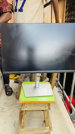 24 Inches Dell Frameless Monitor