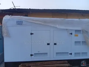 Complete 630kva Perkins Diesel Soundproof Generator 2years Wty