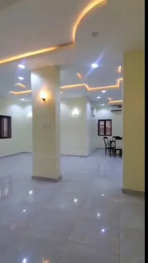 To Let: Massive Ground Floor Showroom